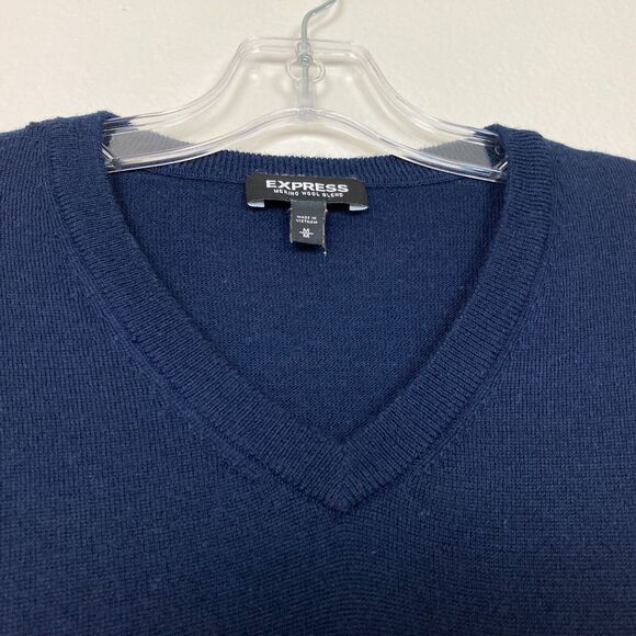 Express Men's V-Neck Sweater Merino Wool Blend Size M Navy Blue - Picture 2 of 5